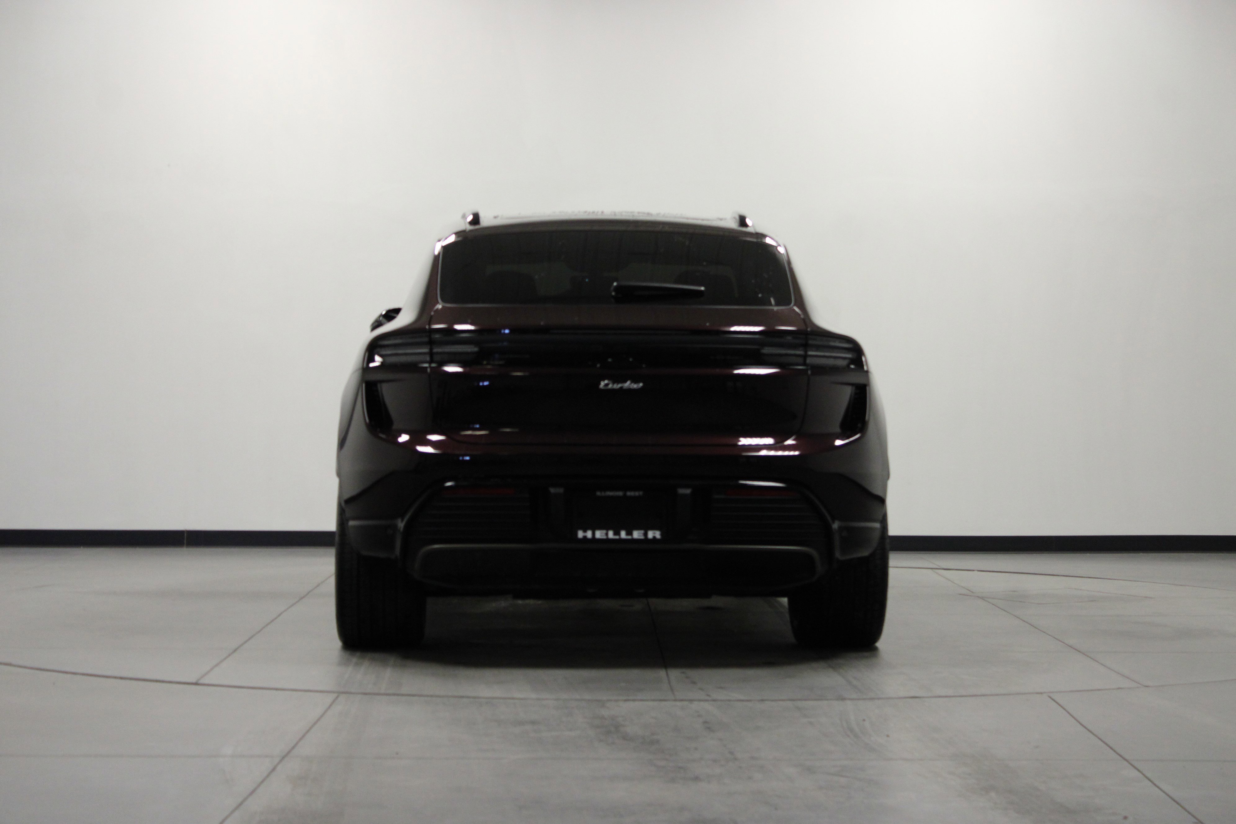 Used 2024 Porsche Macan Turbo Electric image 5