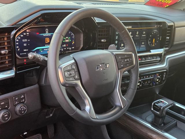 Used 2026 Chevrolet Silverado 1500 RST w/ Dark Appearance Package AWD/4WD image 18