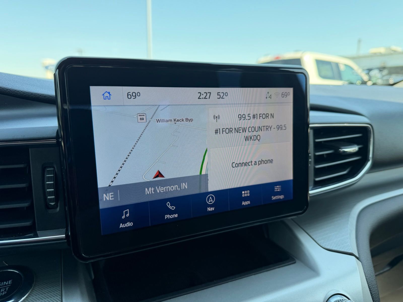 Used 2022 Ford Explorer XLT w/ Equipment Group 202A image 21