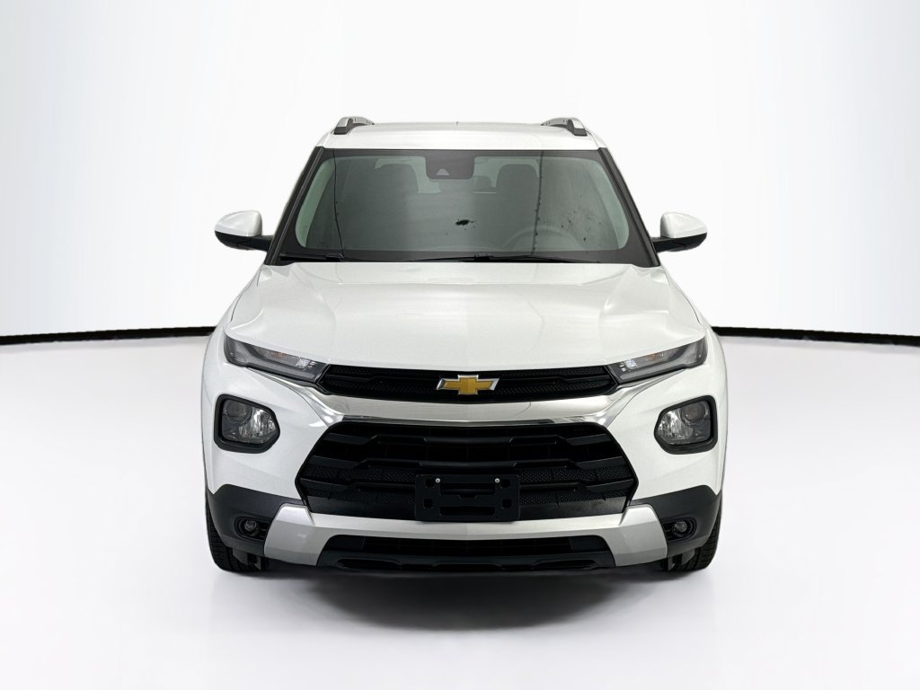 Used 2023 Chevrolet TrailBlazer LT FWD image 2