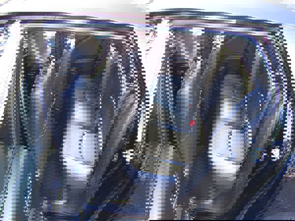 Used 2021 Toyota Prius XLE image 5