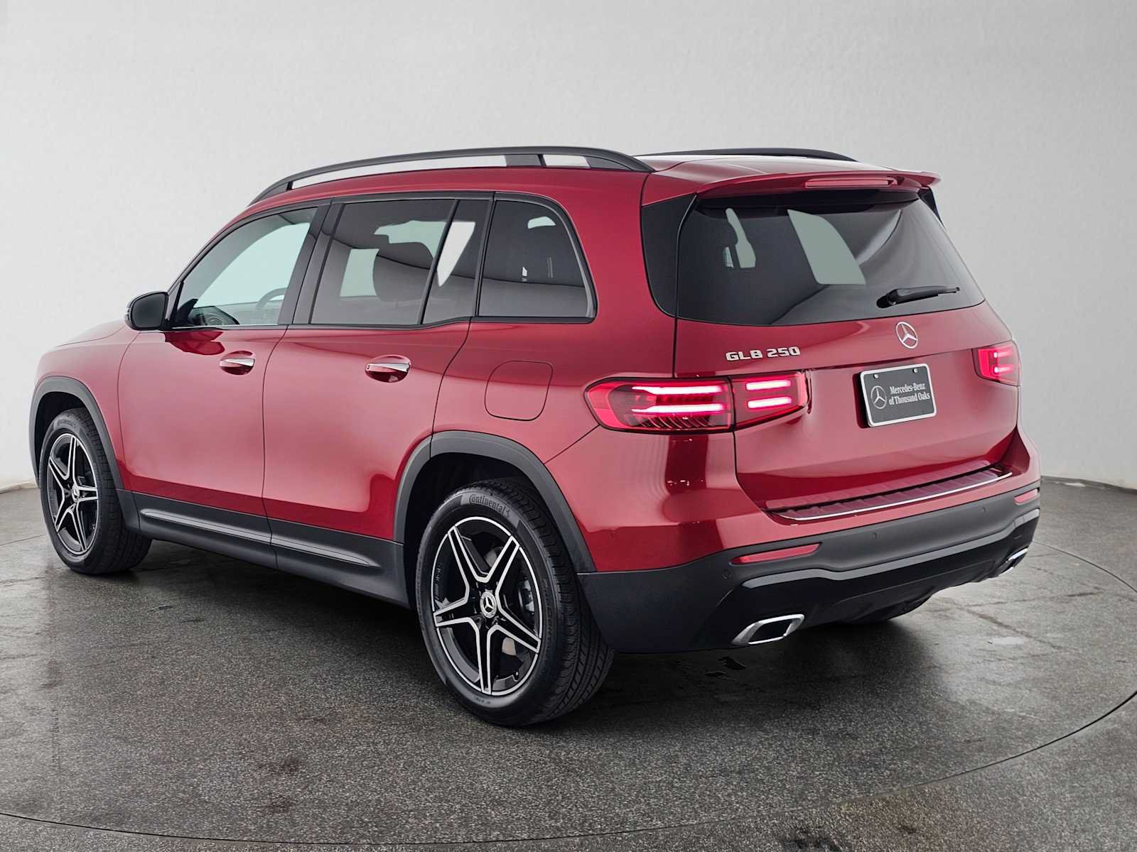 Used 2026 Mercedes-Benz GLB 250 image 5