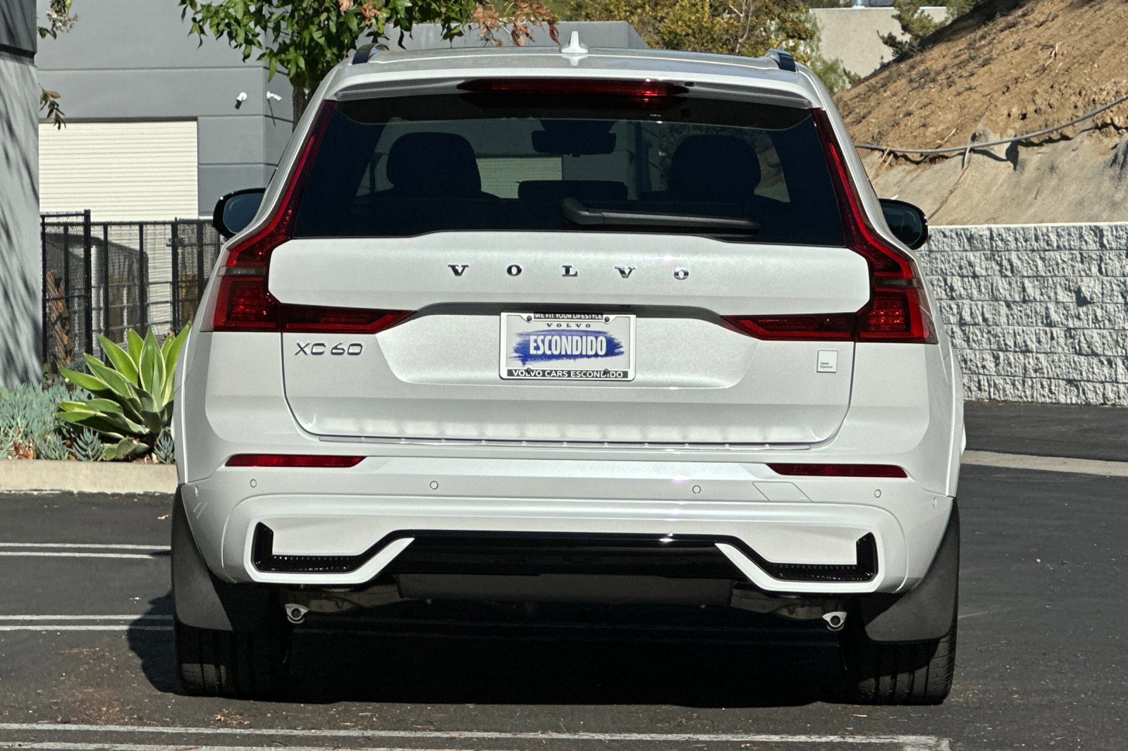 New 2026 Volvo XC60 T8 Polestar image 6