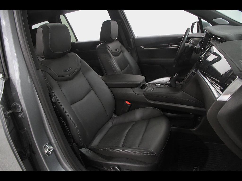 Certified 2025 Cadillac XT6 Premium Luxury w/ LPO, Floor Liner Package AWD/4WD image 20