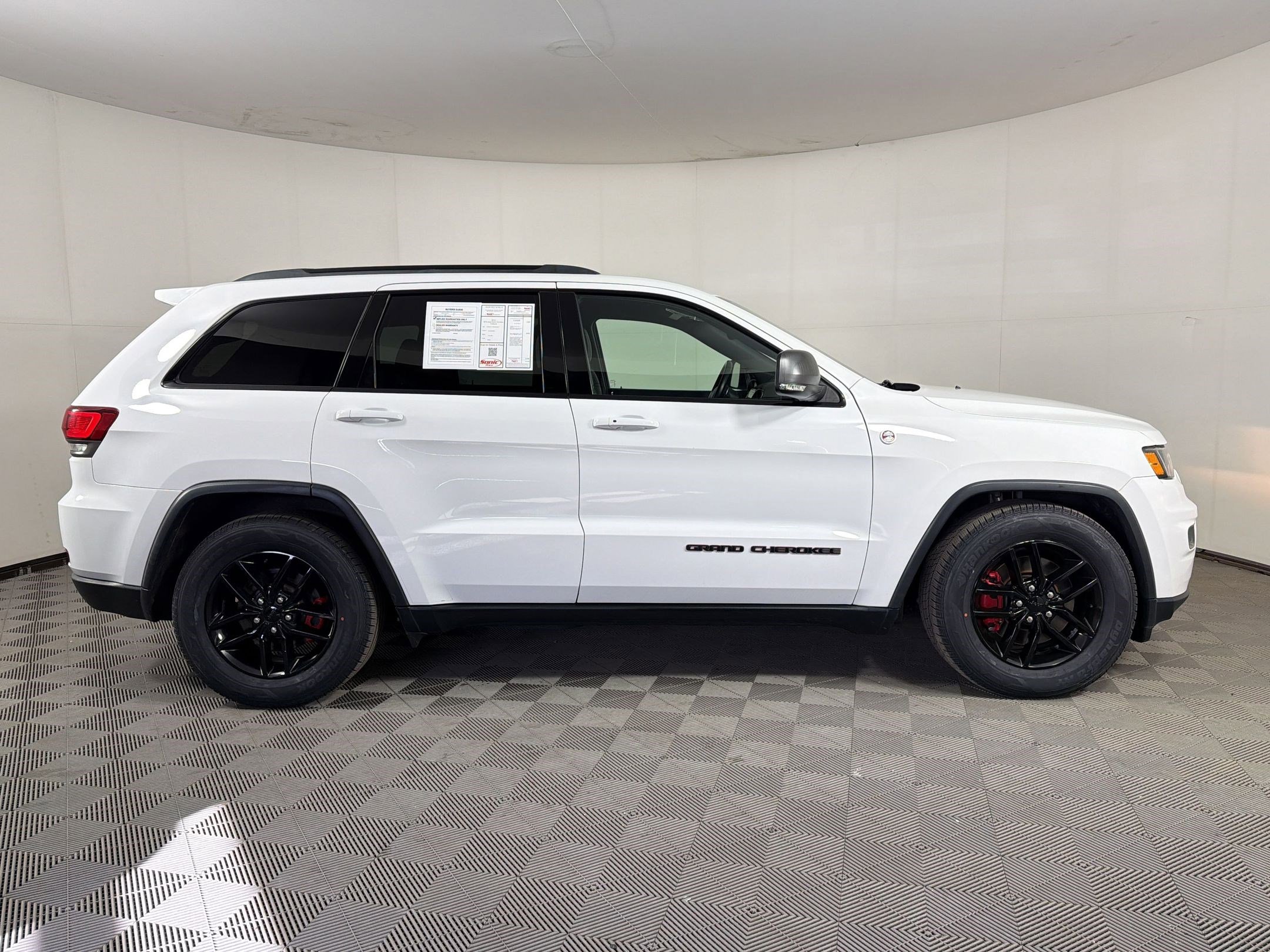 Used 2019 Jeep Grand Cherokee Trailhawk AWD/4WD image 8