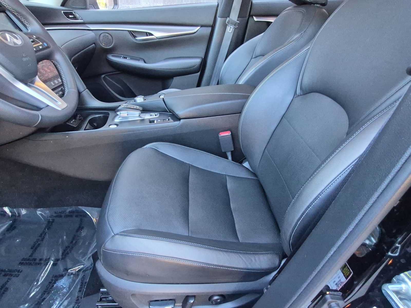 Used 2023 INFINITI QX50 Luxe AWD/4WD image 16