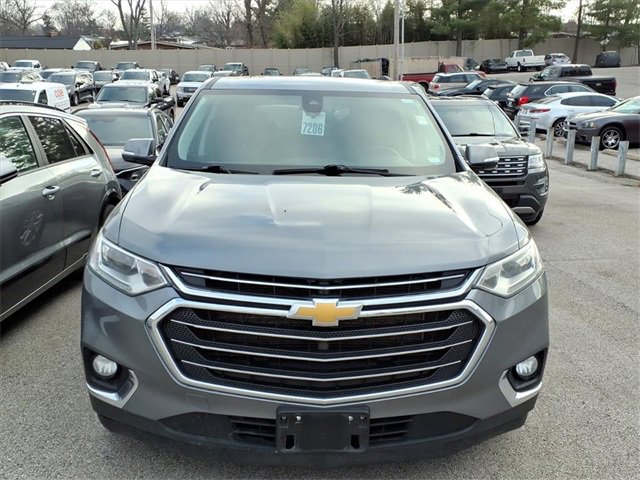 Used 2020 Chevrolet Traverse LT w/ Driver Confidence II Package image 2