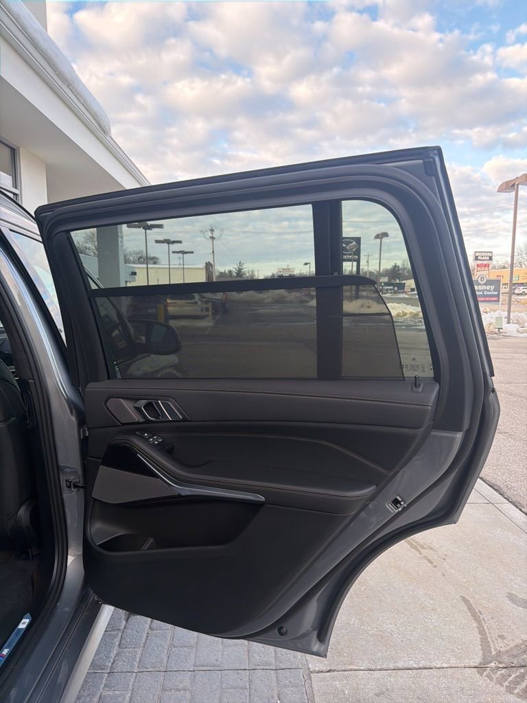 New 2026 BMW X7 M60i image 16