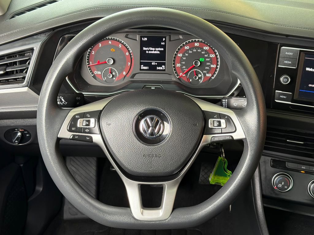 Used 2021 Volkswagen Jetta SE image 4