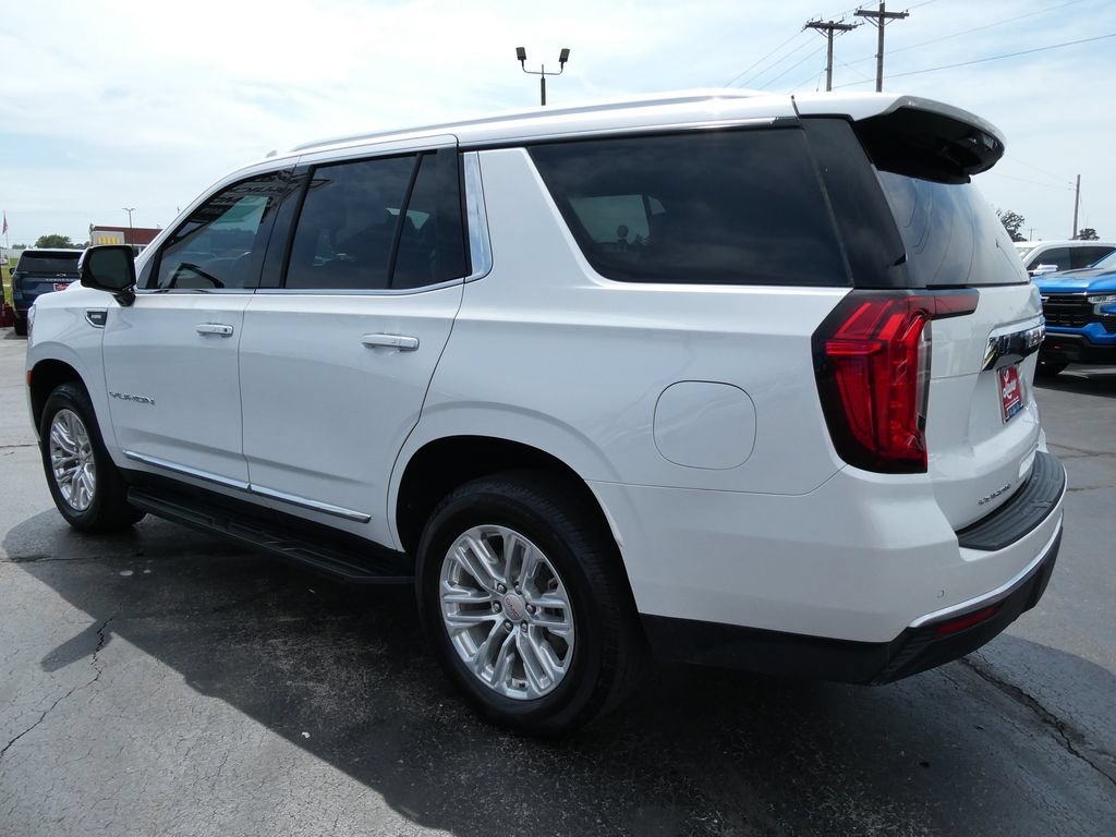 Certified 2024 GMC Yukon SLT w/ SLT Luxury Package AWD/4WD image 8