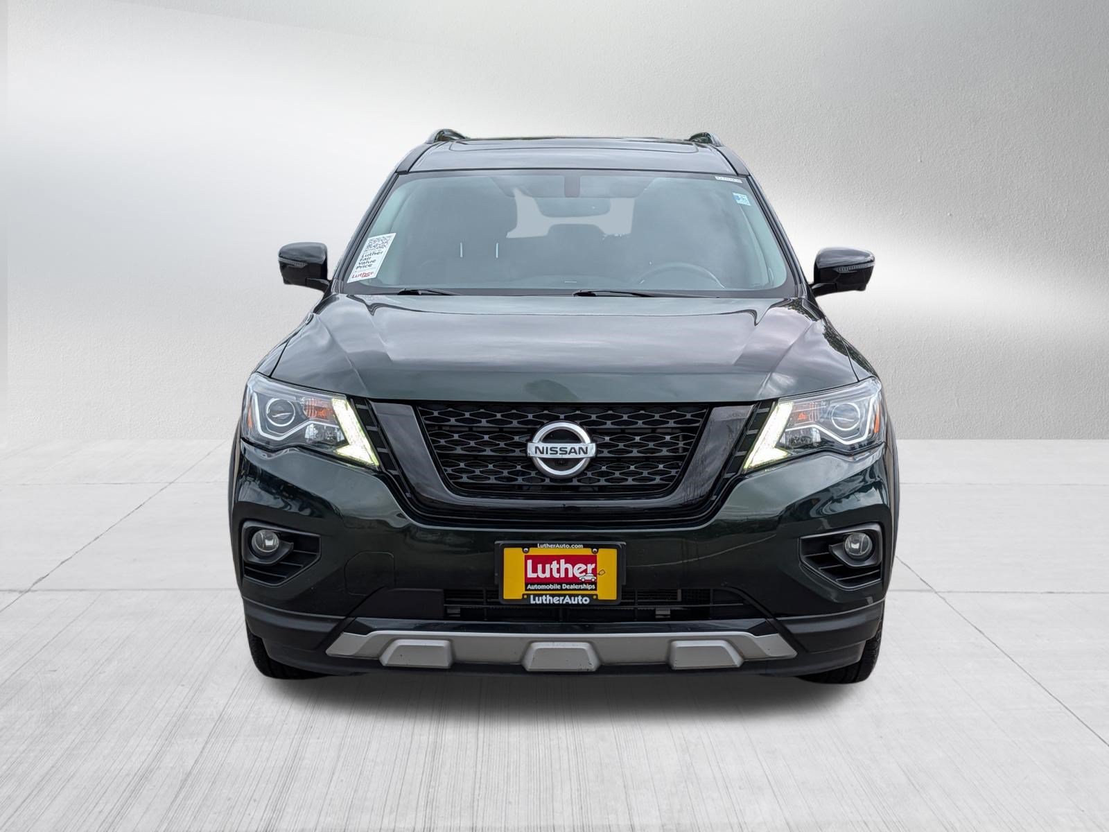 Used 2019 Nissan Pathfinder SL AWD/4WD image 2