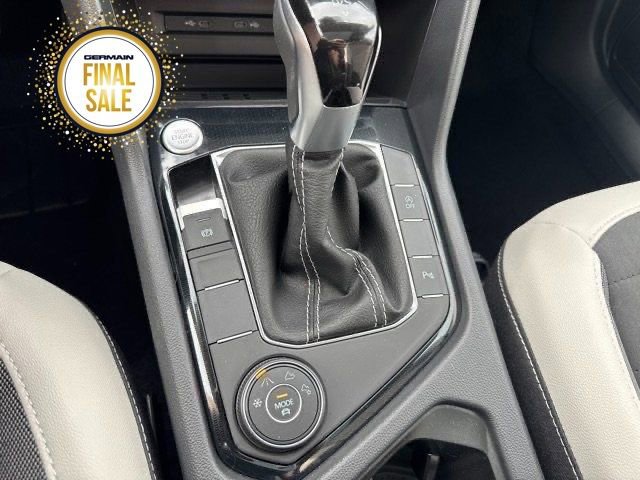 New 2025 Volkswagen Taos SE image 27