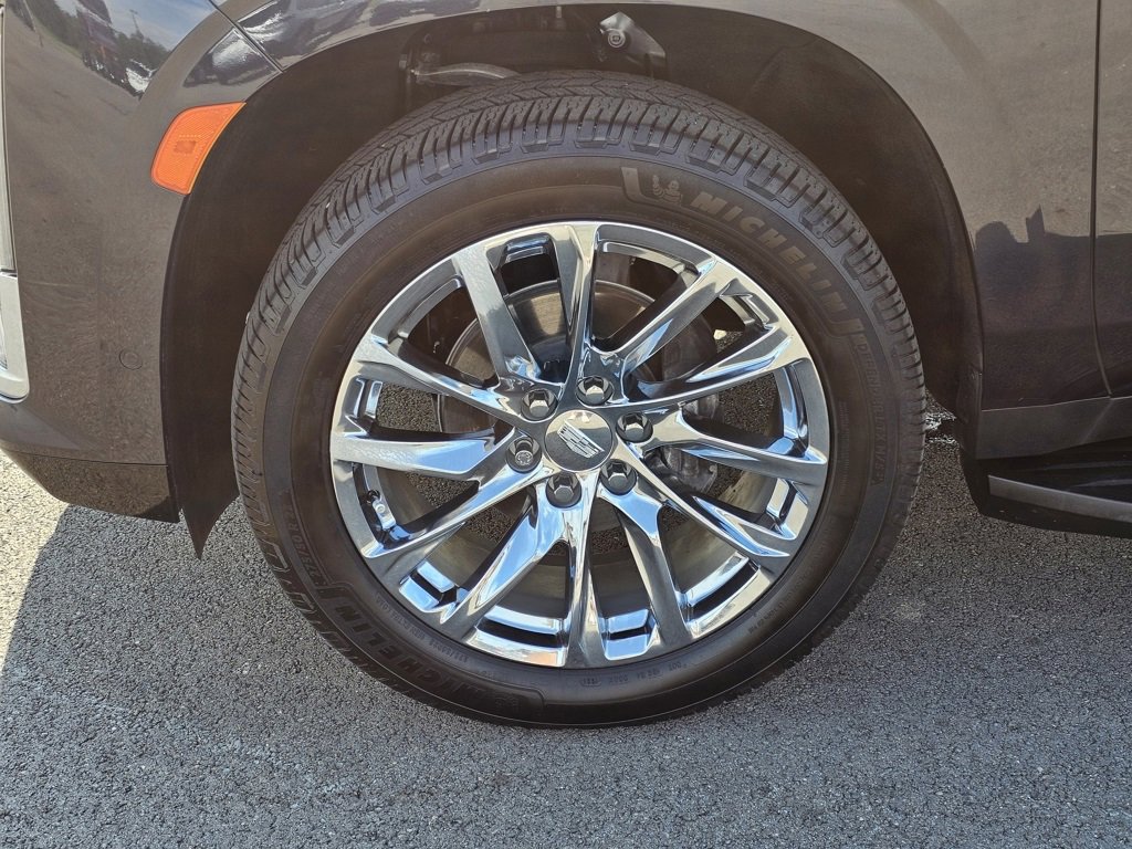 Used 2023 Cadillac Escalade Premium Luxury w/ LPO, Radiant Package image 9