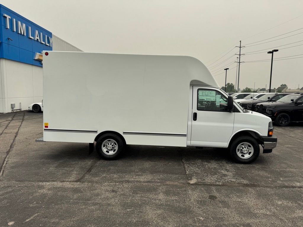 New 2026 Chevrolet Express 3500 w/ Power Convenience Package RWD image 8