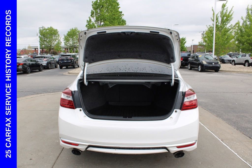 Used 2016 Honda Accord Sport image 9
