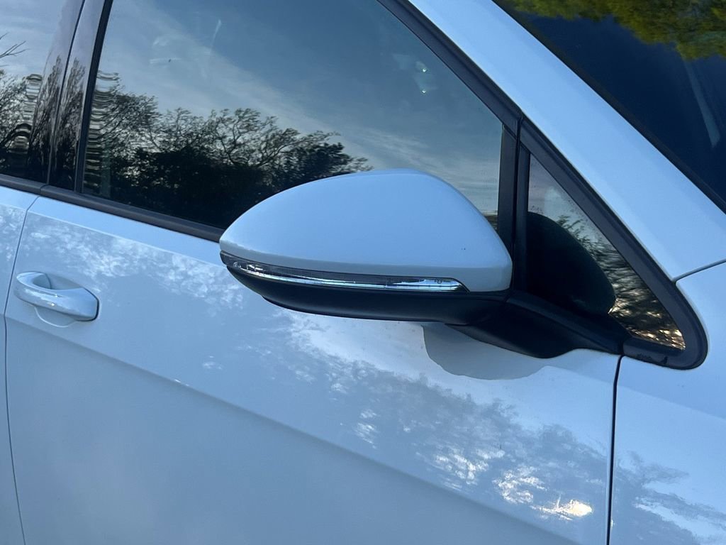 Used 2020 Volkswagen GTI SE image 11