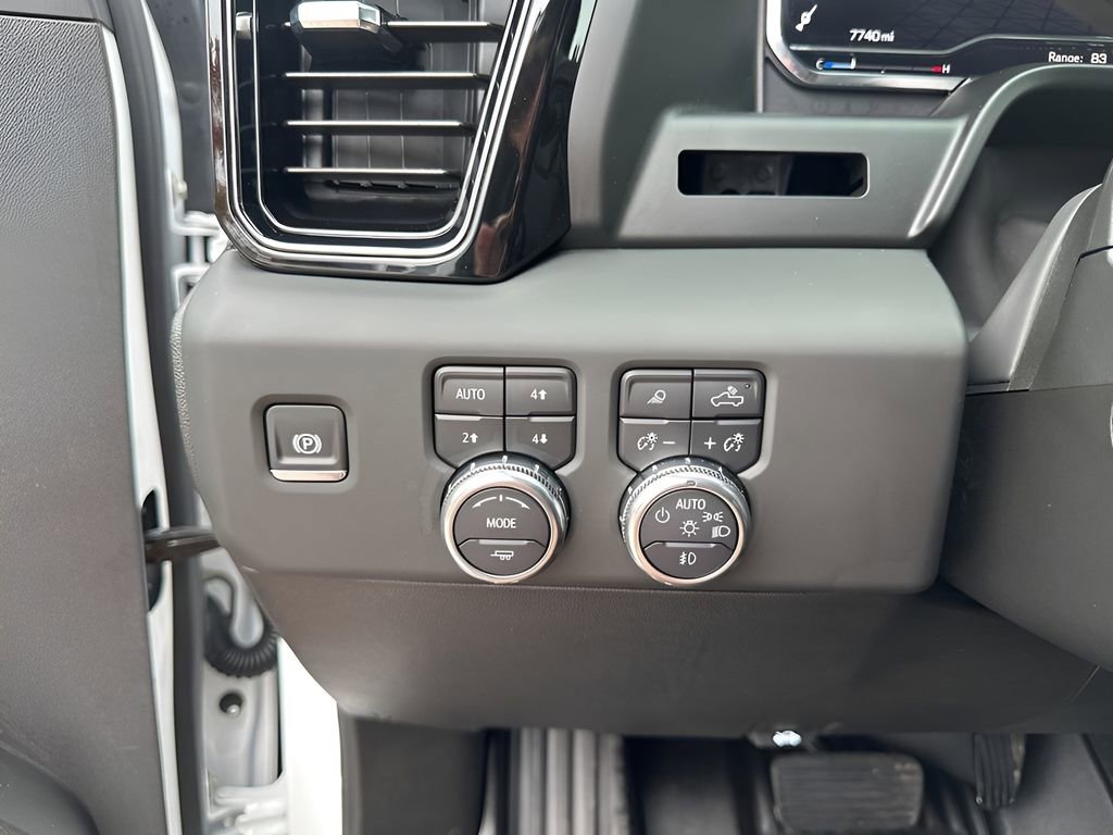 Used 2025 GMC Sierra 1500 AT4 image 29