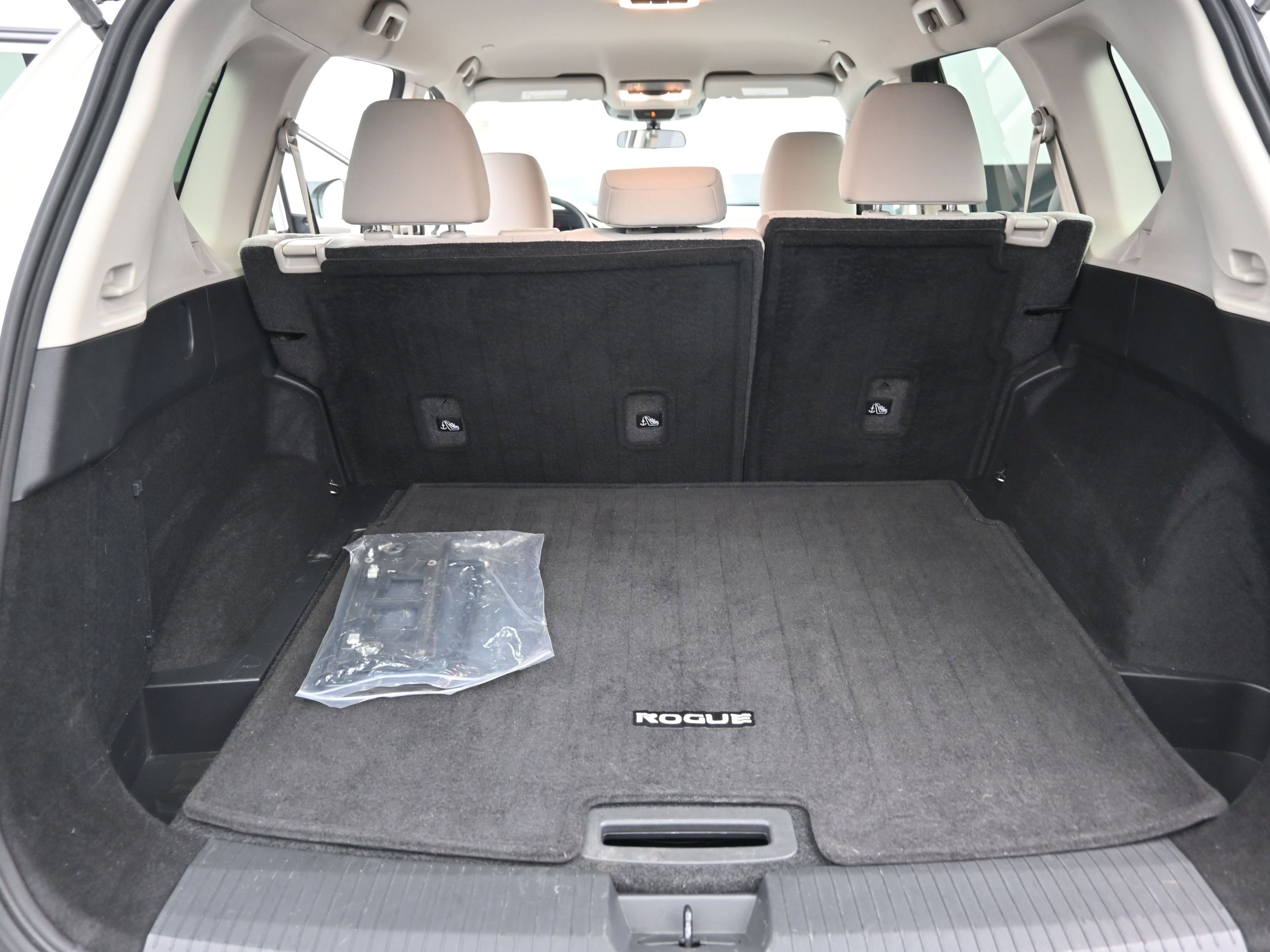 Certified 2023 Nissan Rogue SV image 17