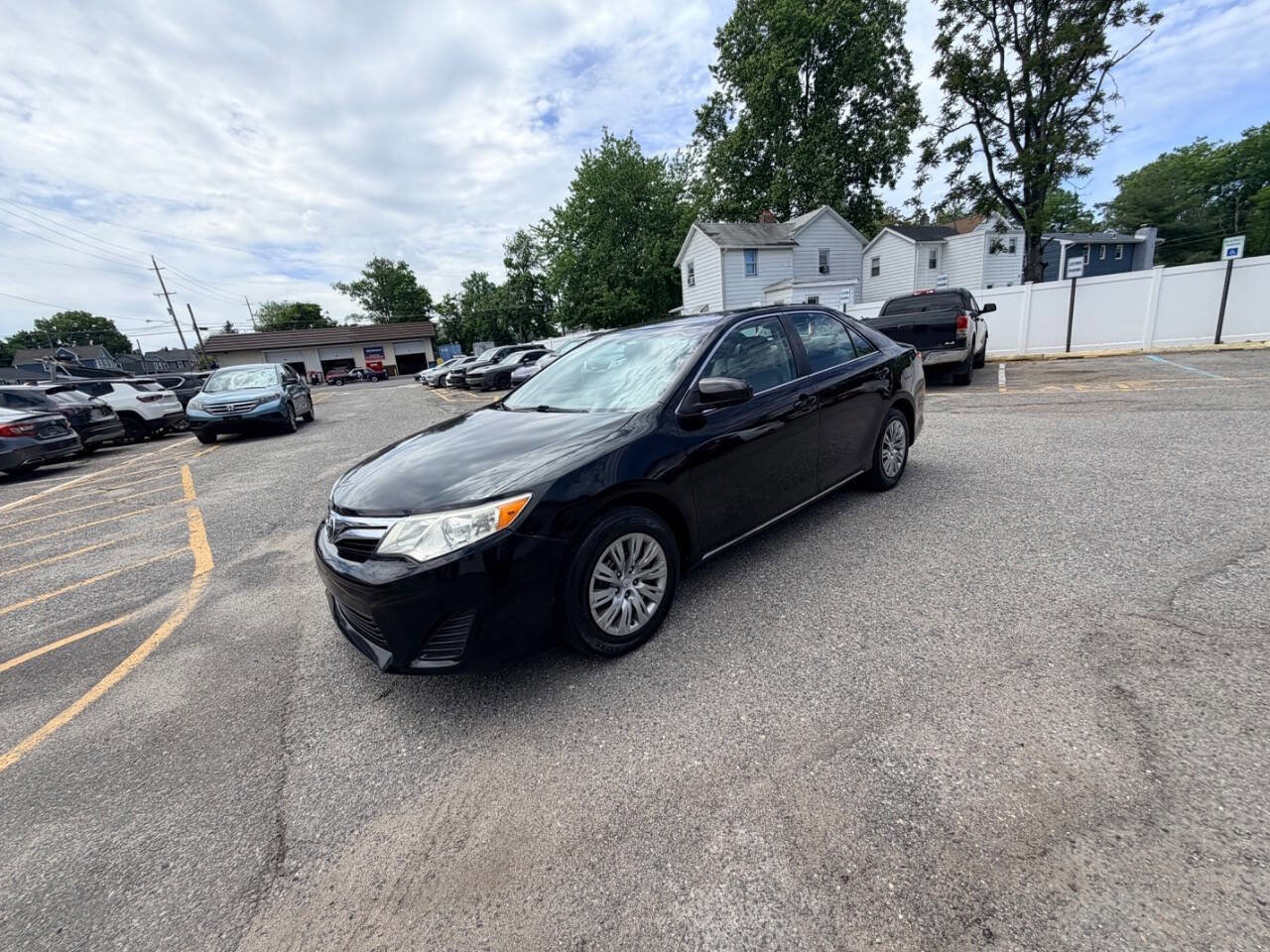 Used 2014 Toyota Camry LE FWD image 39