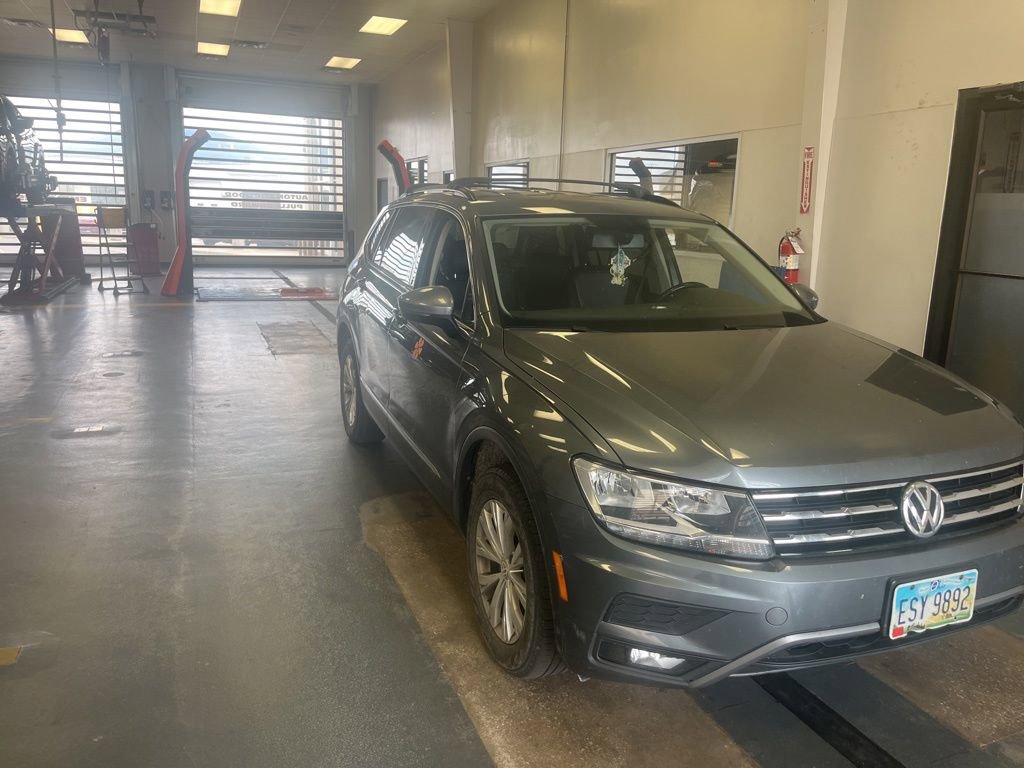 Used 2018 Volkswagen Tiguan SE FWD image 1
