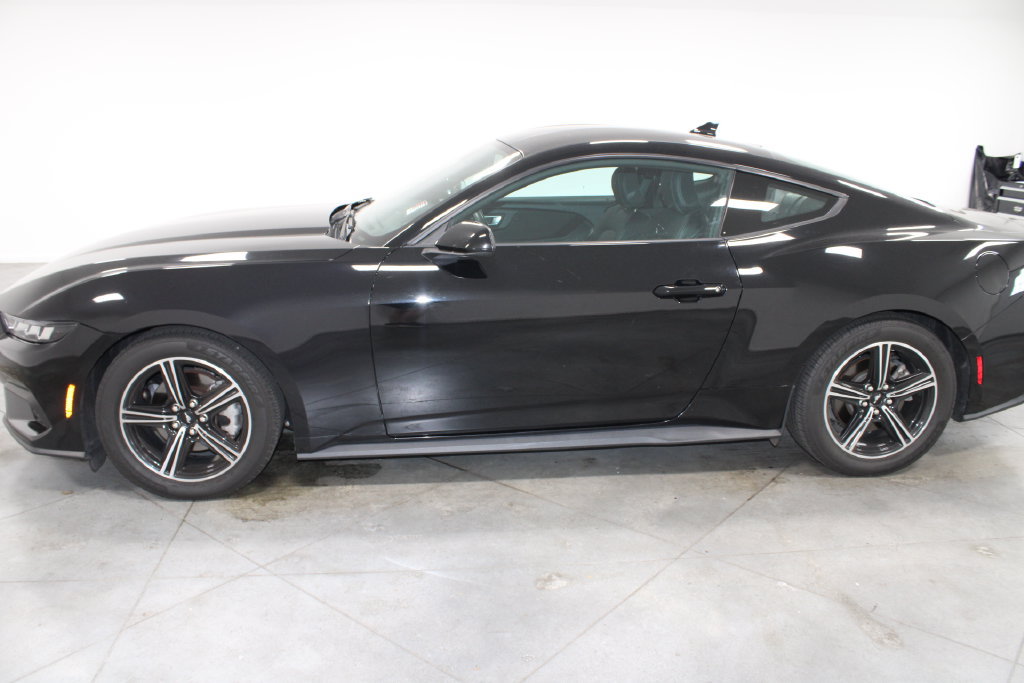Used 2024 Ford Mustang Coupe RWD image 6