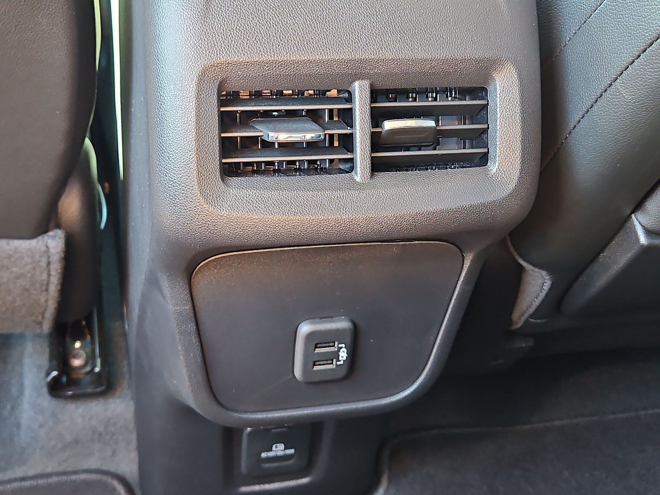 Used 2024 GMC Terrain SLT w/ Elevation Edition AWD/4WD image 28