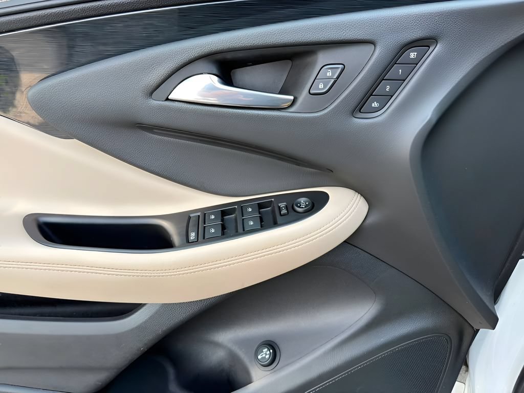 Used 2017 Buick Envision Essence w/ LPO, Interior Luxury Package FWD image 12