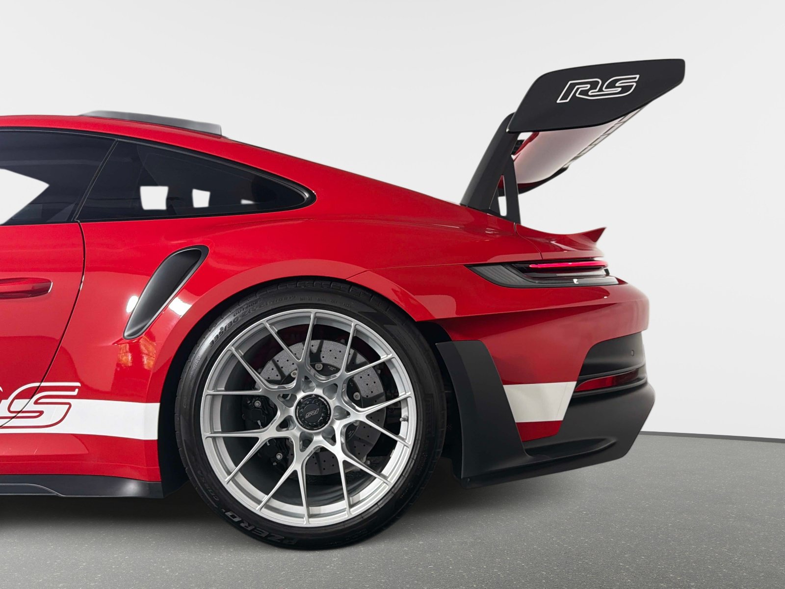 Used 2025 Porsche 911 GT3 RS RWD image 15