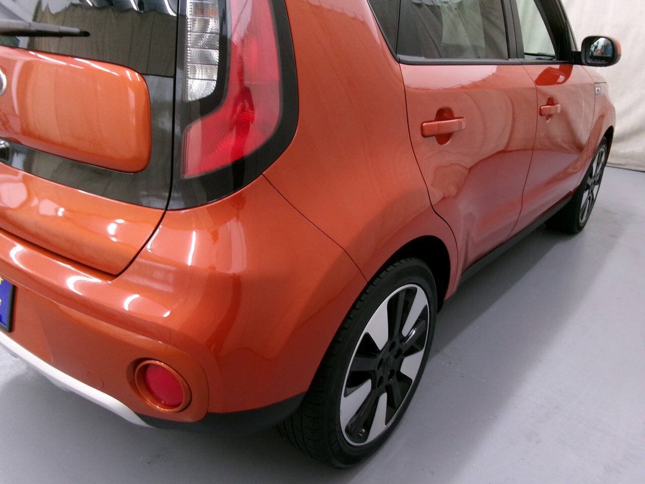 Used 2018 Kia Soul + FWD image 8