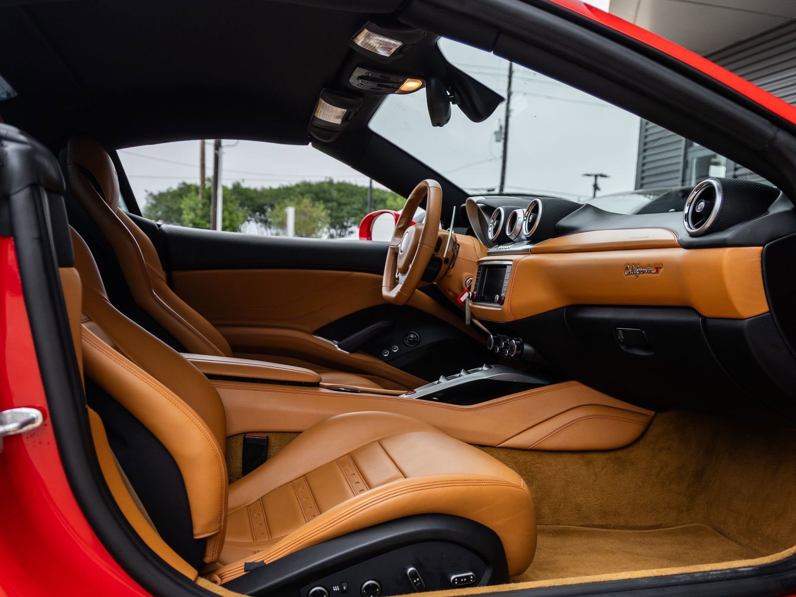 Used 2016 Ferrari California T RWD image 44