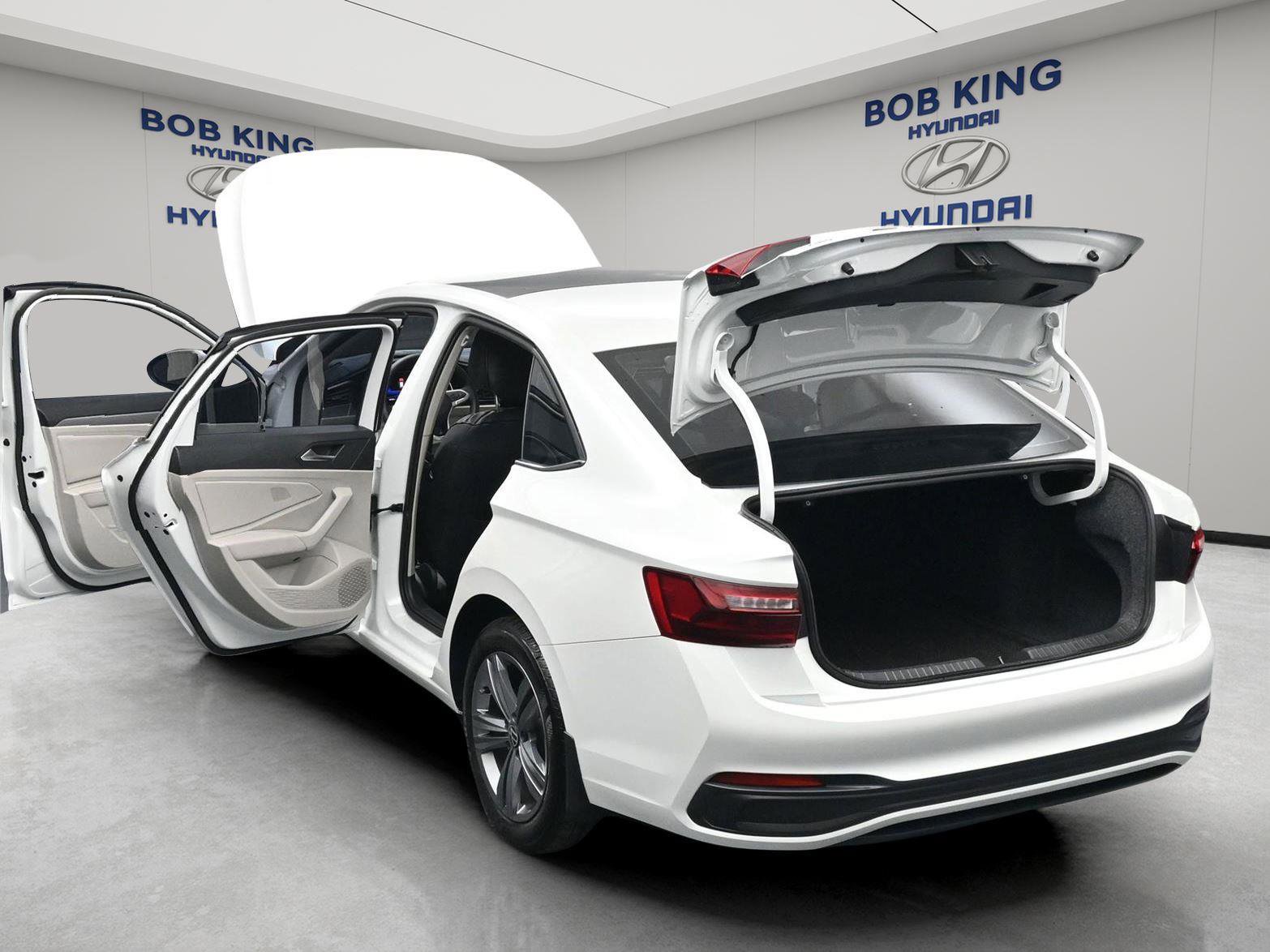 Used 2023 Volkswagen Jetta SE image 23