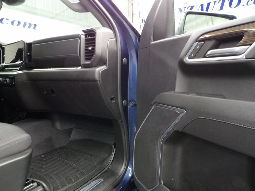 Used 2022 Chevrolet Silverado 1500 LT AWD/4WD image 30