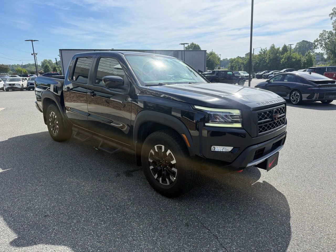 Used 2022 Nissan Frontier PRO-4X AWD/4WD image 9