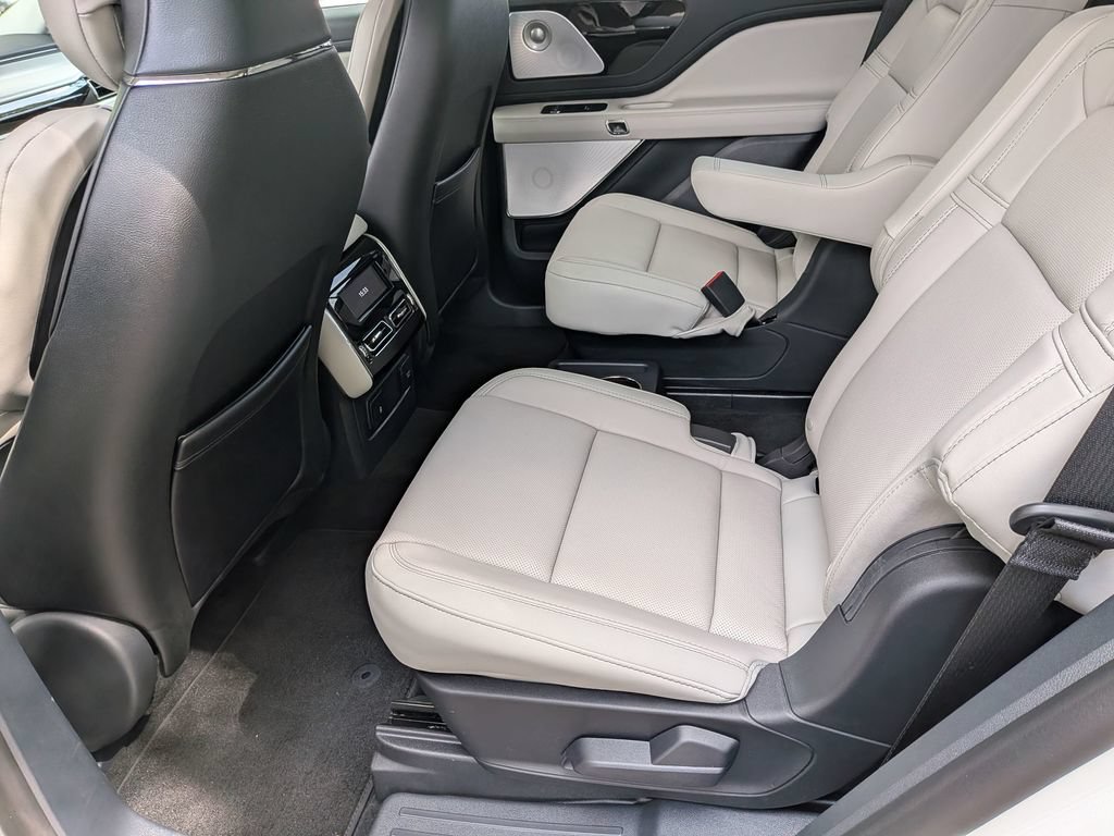 New 2026 Lincoln Aviator Reserve w/ Luxury Package RWD image 26