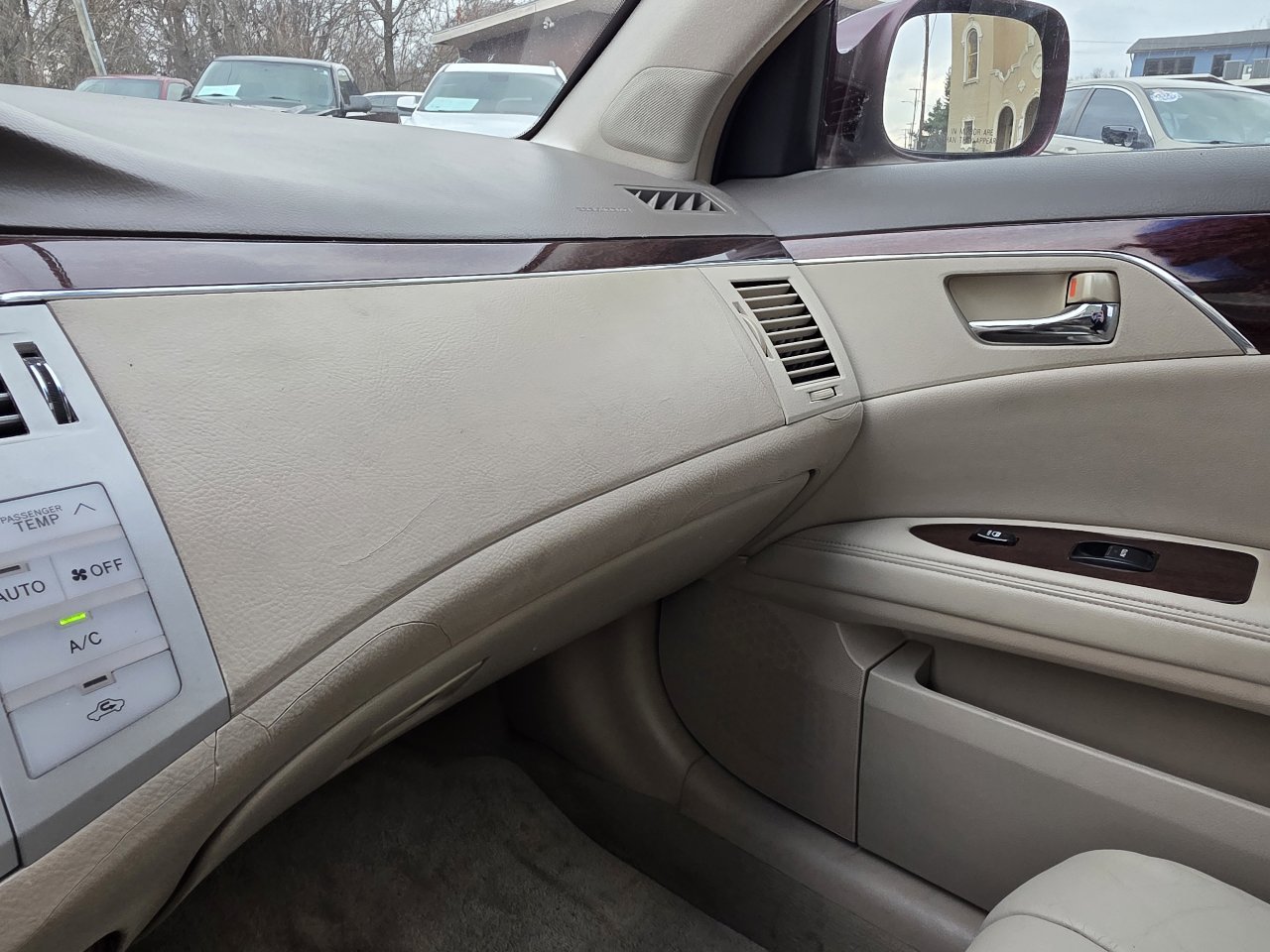 Used 2008 Toyota Avalon XLS image 19