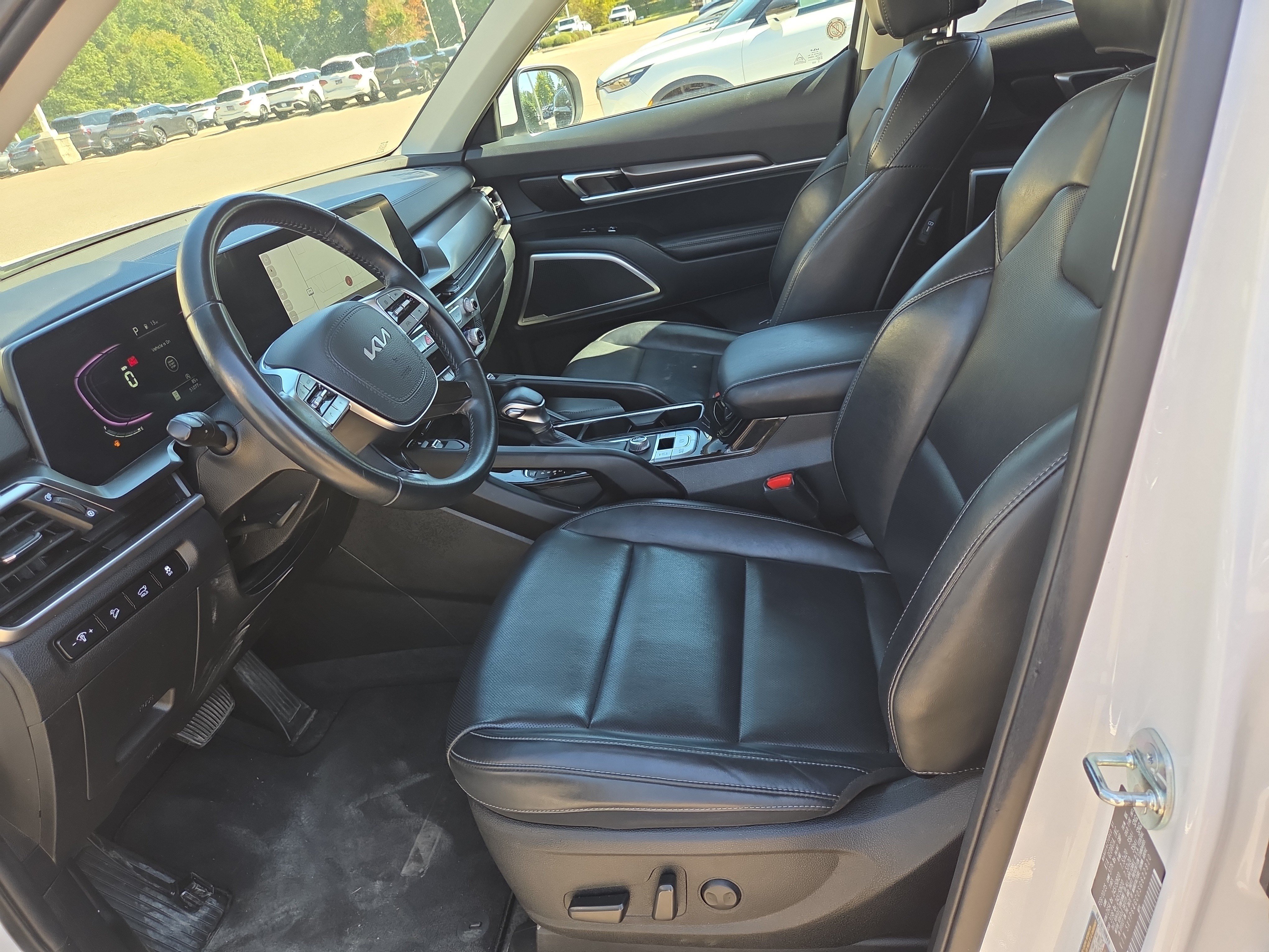 Used 2025 Kia Telluride S FWD image 5