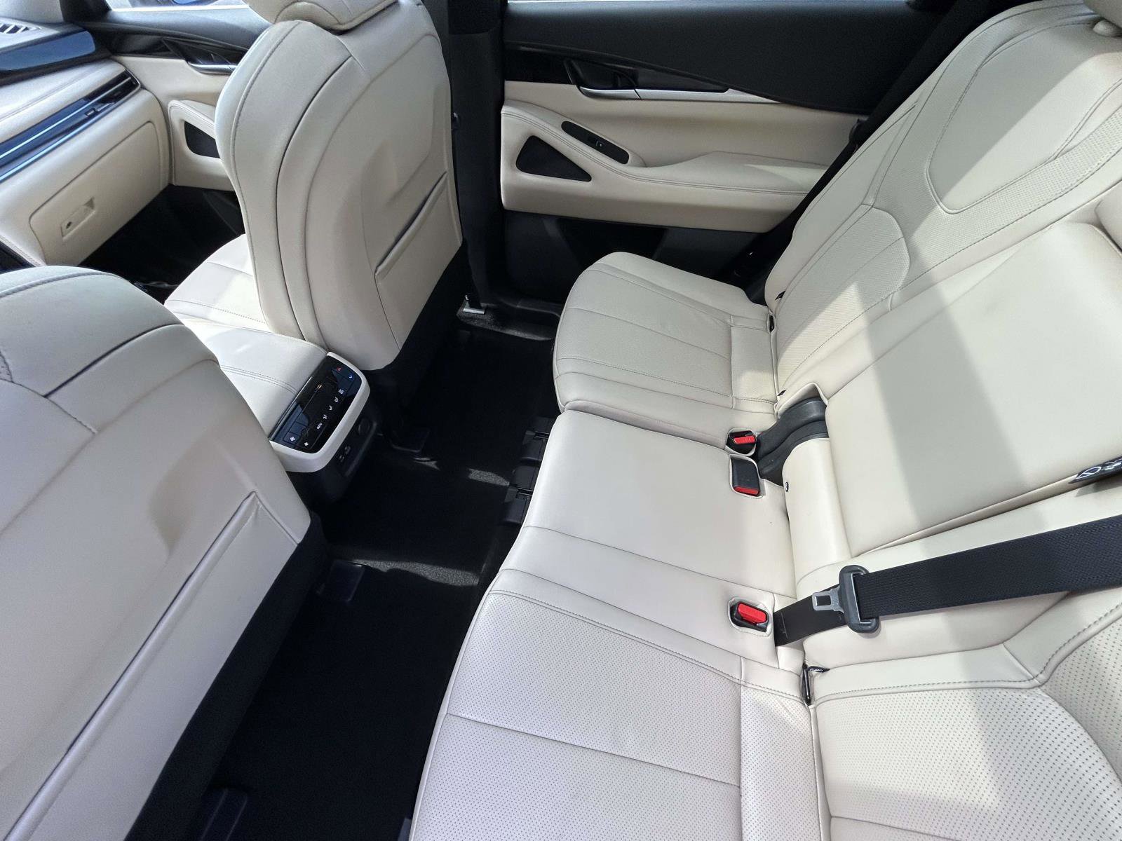 Used 2023 INFINITI QX60 Pure image 12