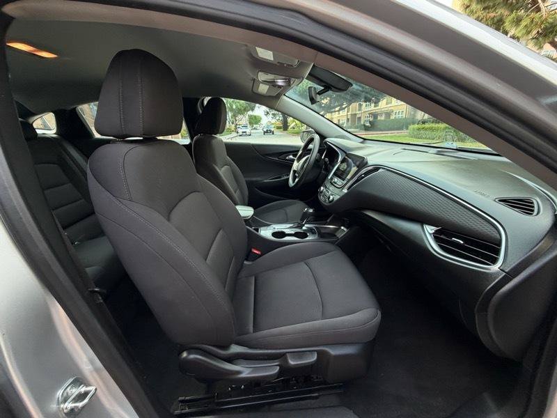 Used 2020 Chevrolet Malibu LT FWD image 45