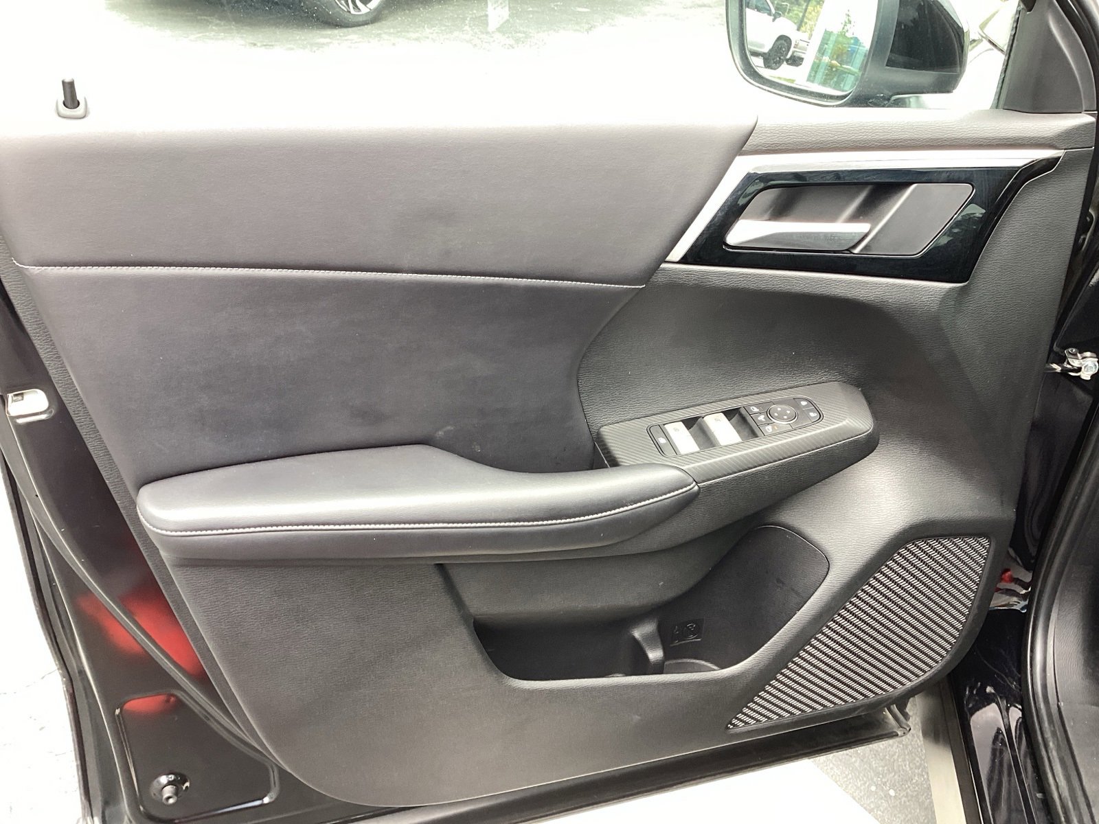 Used 2023 Mitsubishi Outlander SE image 24