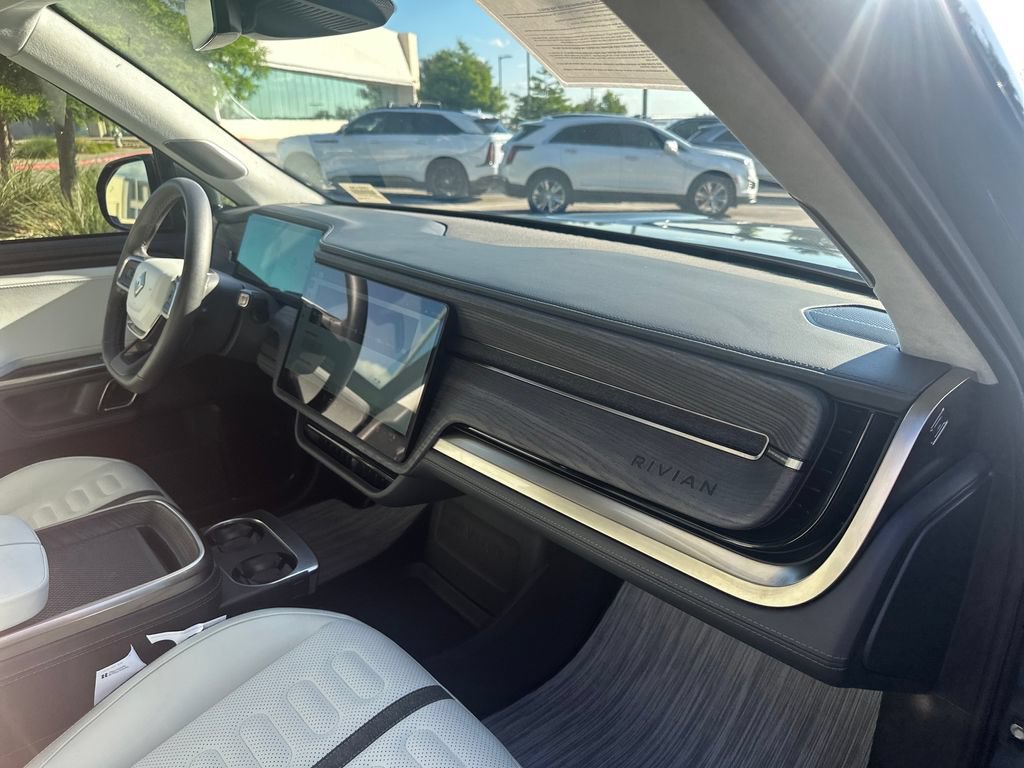 Used 2024 Rivian R1S Adventure AWD/4WD image 39