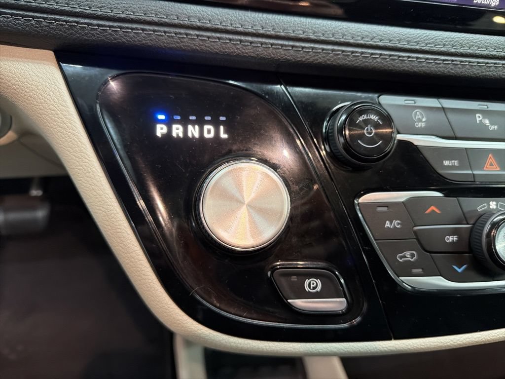 Used 2020 Chrysler Pacifica Limited FWD image 49