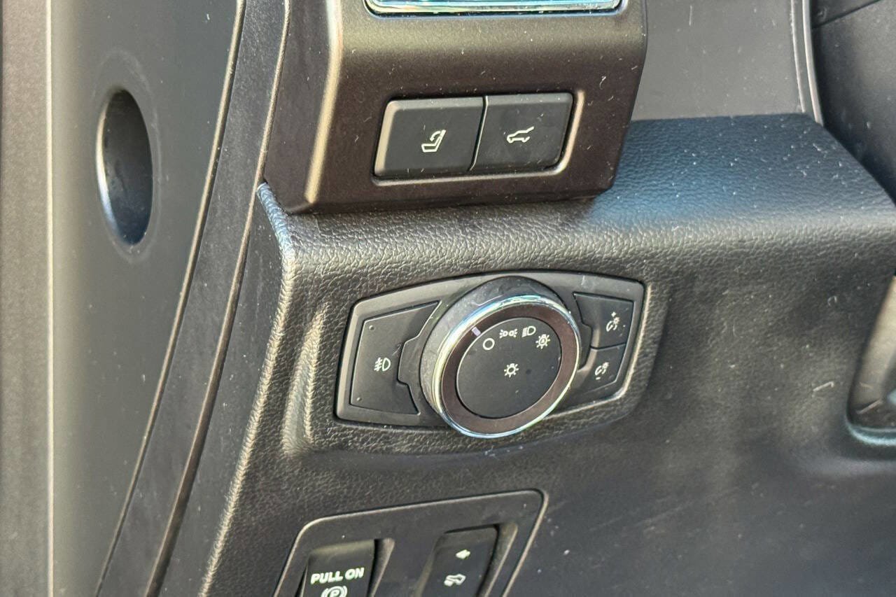 Used 2019 Ford Expedition Limited w/ Equipment Group 303A image 26