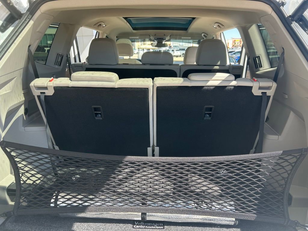 Used 2024 Volkswagen Atlas SEL Premium R-Line image 6