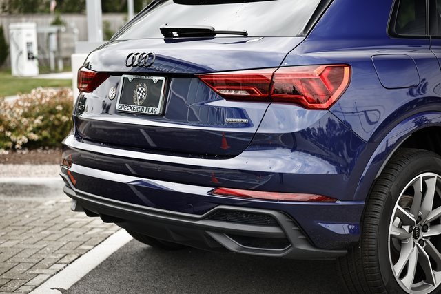 New 2025 Audi Q3 2.0T Premium image 9