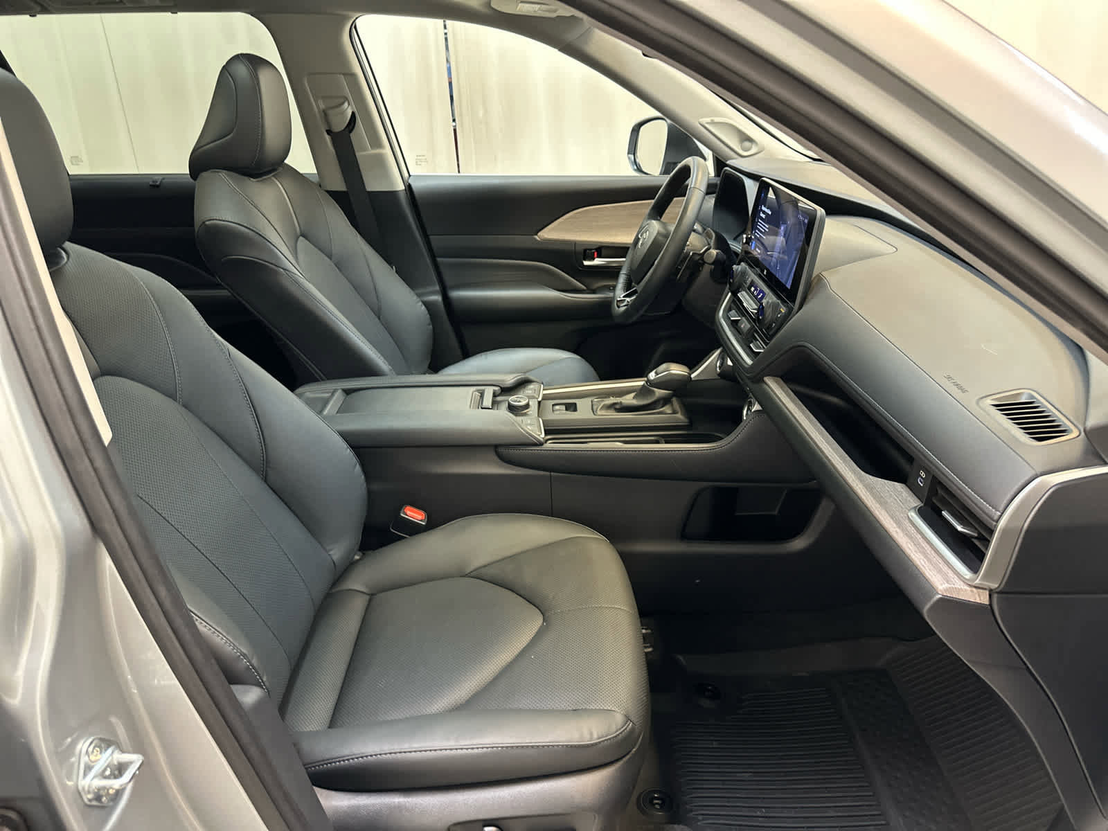 Used 2024 Toyota Grand Highlander Platinum image 15