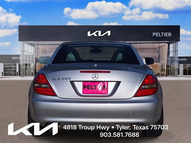 Used 2010 Mercedes-Benz SLK 300 image 5