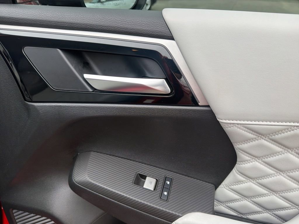 Used 2024 Mitsubishi Outlander SEL image 32