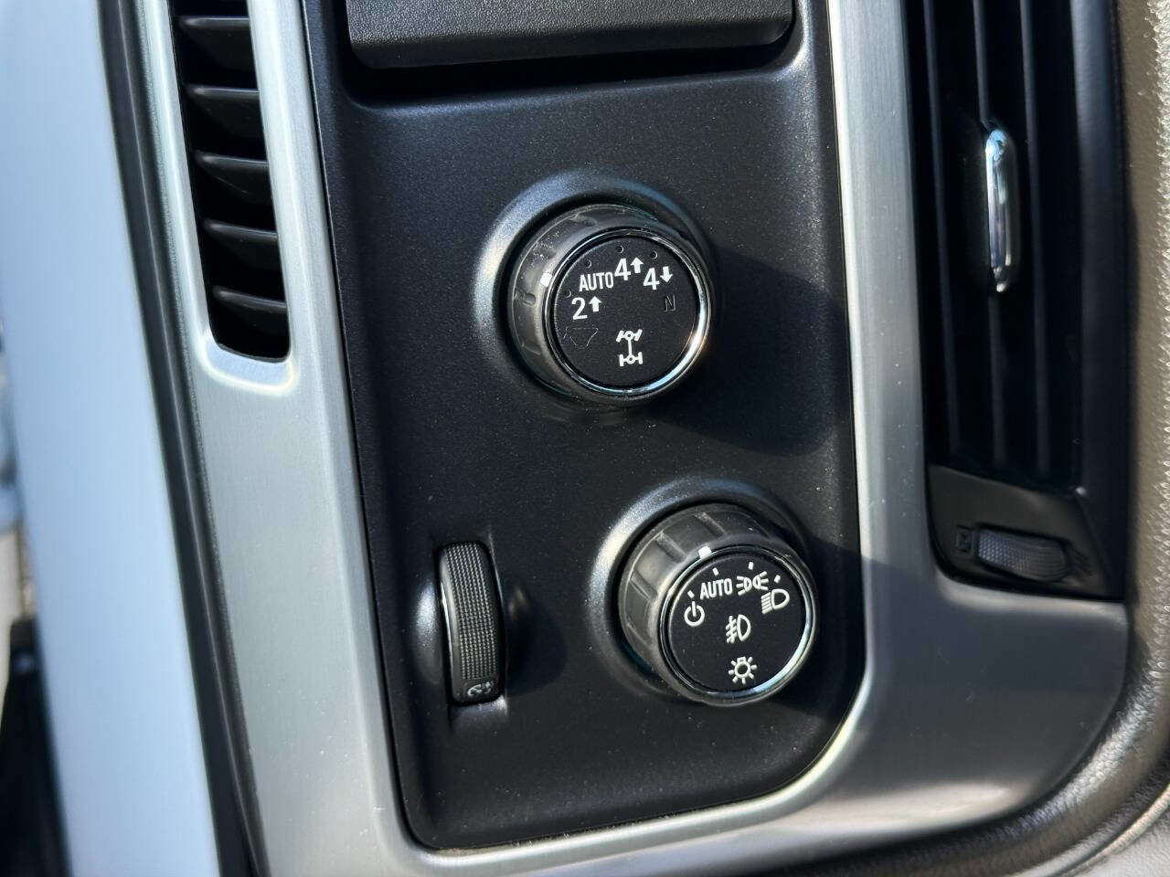 Used 2017 GMC Sierra 1500 SLE w/ SLE Value Package image 16