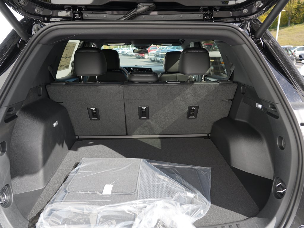 New 2027 Chevrolet Equinox LT w/ Convenience Package II AWD/4WD image 16