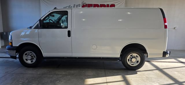 Used 2021 Chevrolet Express 2500 w/ Driver Convenience Package RWD image 2